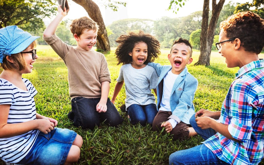 7 dicas práticas para ajudar a desenvolver competências sociais em crianças