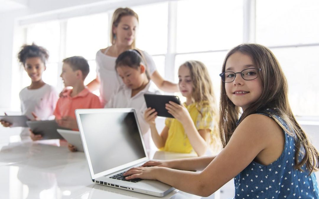 Entenda a importância da educação digital para as crianças